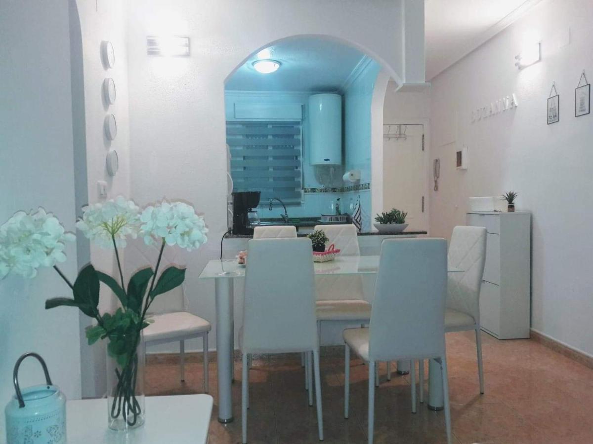 Apartament Margaret Torrevieja Buitenkant foto